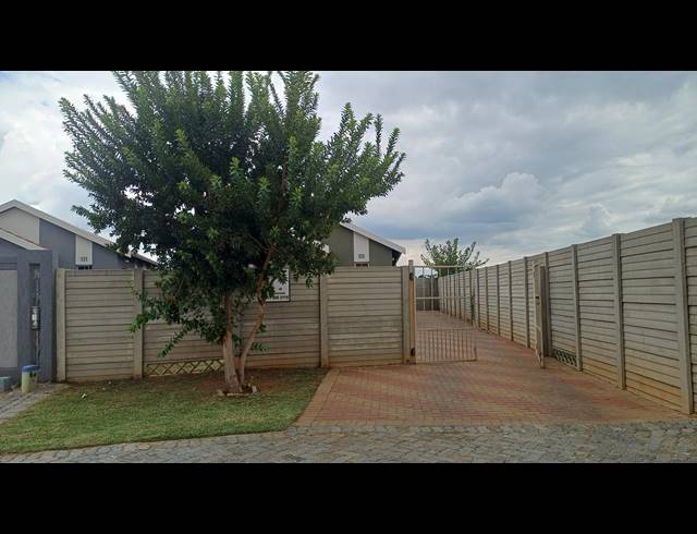 3 BEDROOM FREESTANDING FOR SALE IN SKY CITY